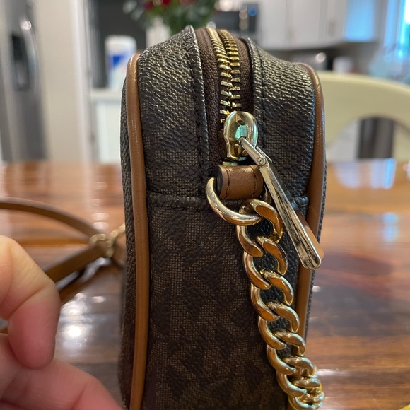 Michael Kors small purse. Excellent condition - Picture 7 of 9